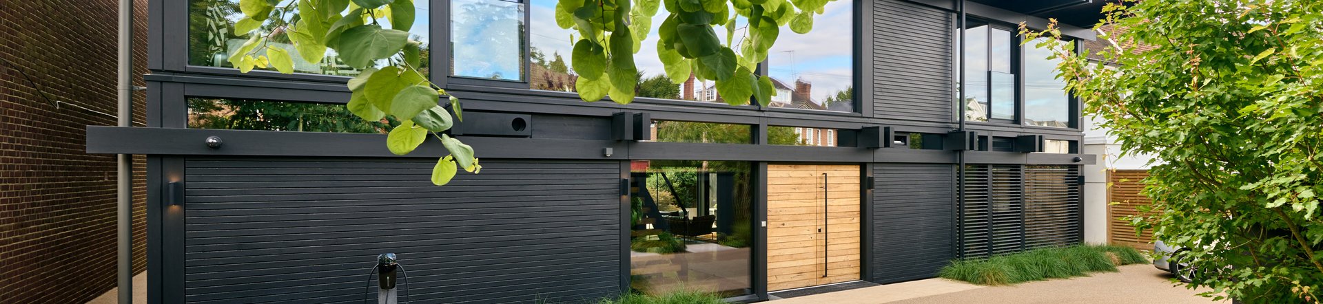 Innovatives HUF Haus mit hochwertiger Architektur Moderne Architektur eines HUF Hauses mit gepflegter Umgebung