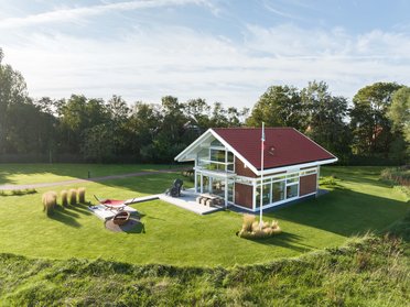 Gemütliches Familienhaus mit modernem Design und großer Wiese