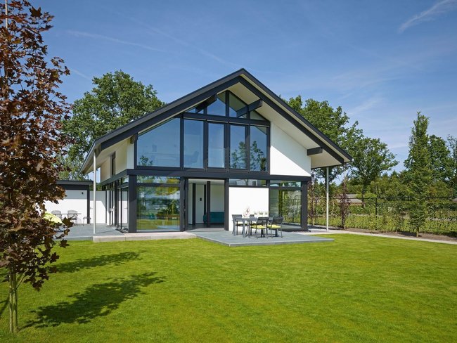 HUF house modum 810 1 Stilvolles Architektenhaus im Grünen mit Terrasse und Garten