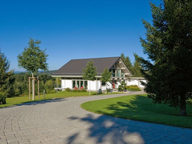 Moderne Fachwerkarchitektur von HUF HAUS Exklusives Architektenhaus in energieeffizienter Bauweise