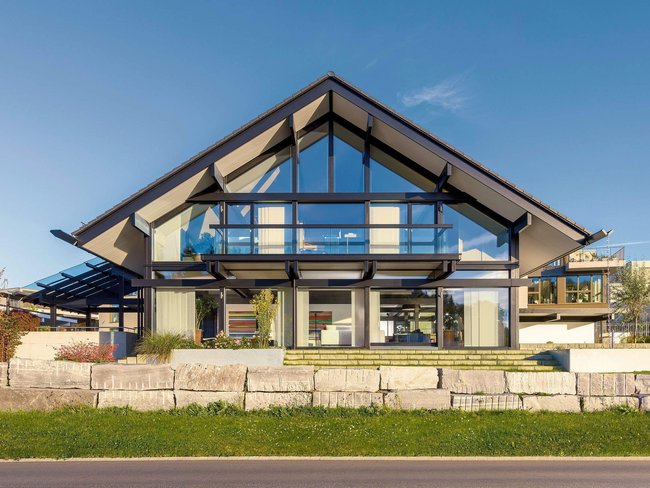 Haus mit zeitgenössischem Design und spektakulärem Ausblick