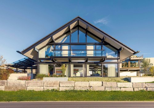 Haus mit zeitgenössischem Design und spektakulärem Ausblick