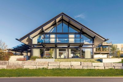 HUF Musterhaus Zuerich ART 5 ebenholz 1 Haus mit zeitgenössischem Design und spektakulärem Ausblick