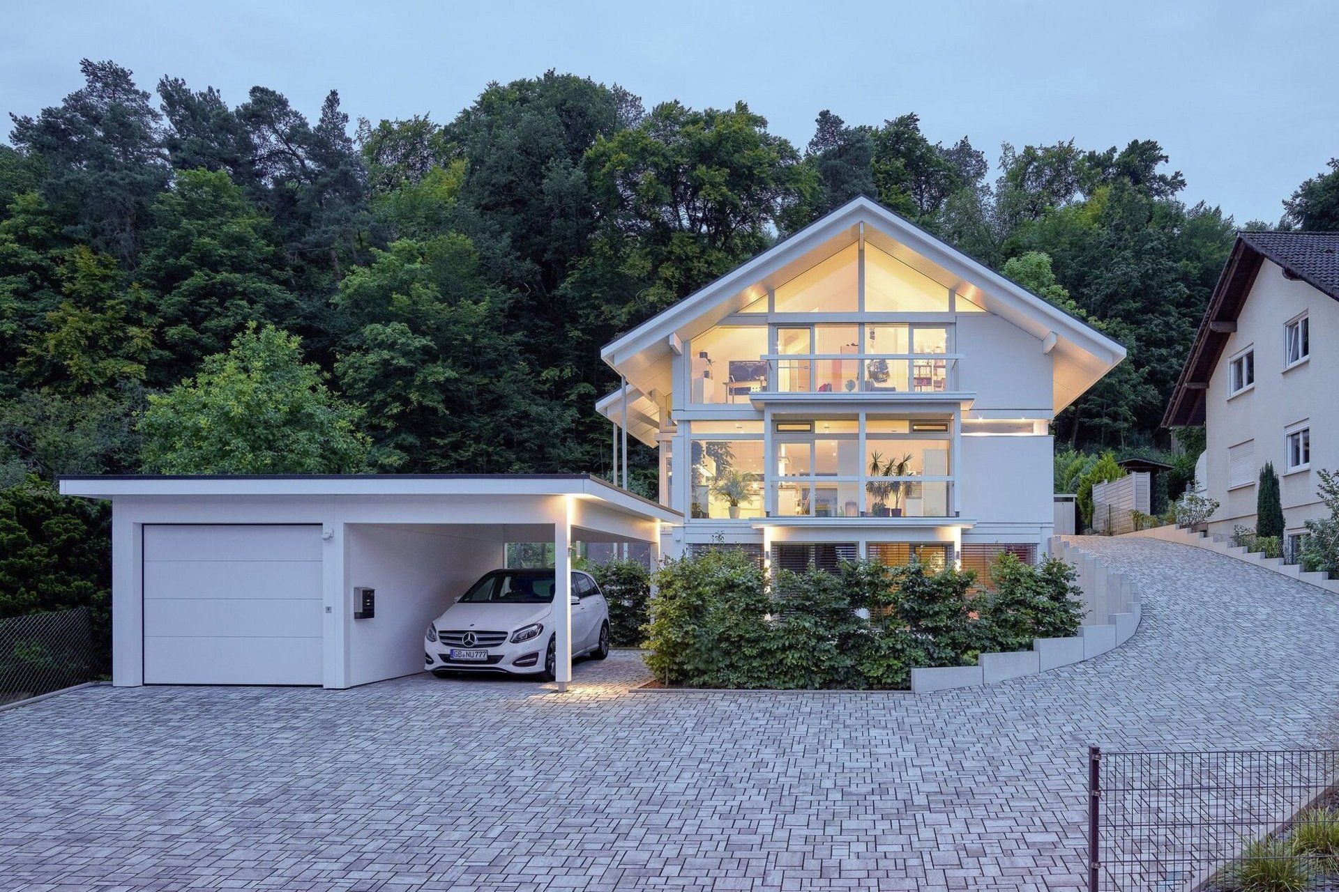 Bauen am Hang | HUF HAUS