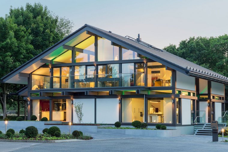 HUF show home London Brooklands 22 Futuristisches Haus mit Glasfassade und Umgebungsgrün