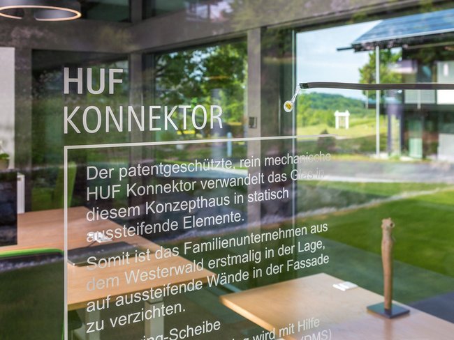 HUF Konnektor - innovatives architektonisches Element Detailansicht des HUF Konnektors in einem modernen Gebäude