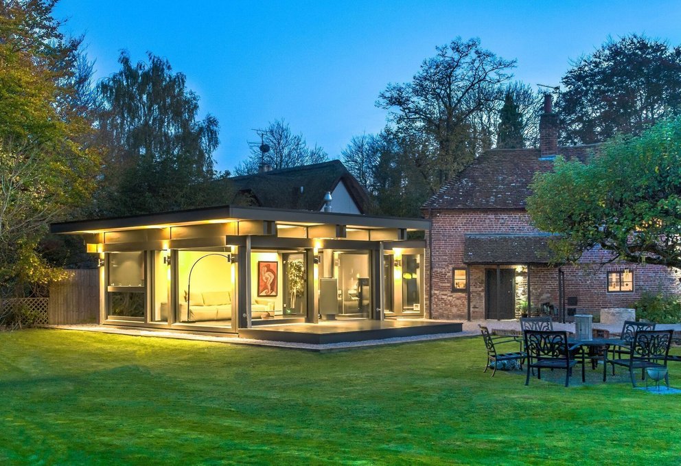 HUF Anbau harmonisch in die Architektur des Hauses integriert