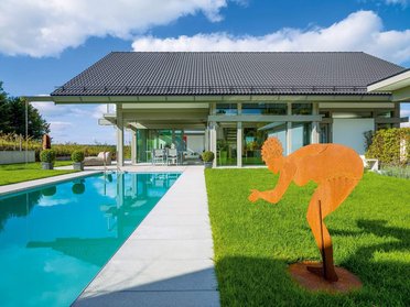 Fachwerkhaus mit großzügigem Wohnambiente und Gartenansicht