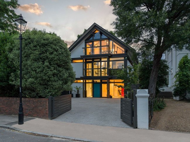 Gemütliches Architektenhaus umgeben von grüner Landschaft