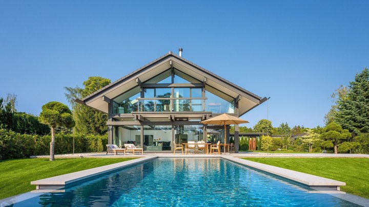 Modernes Architektenhaus mit Garten und Pool Gemütliches Designhaus mit schönem Garten und Swimmingpool