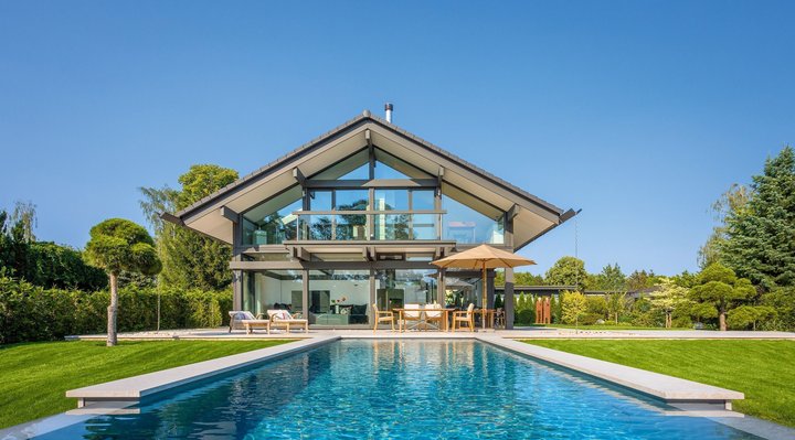 Gemütliches Designhaus mit schönem Garten und Swimmingpool