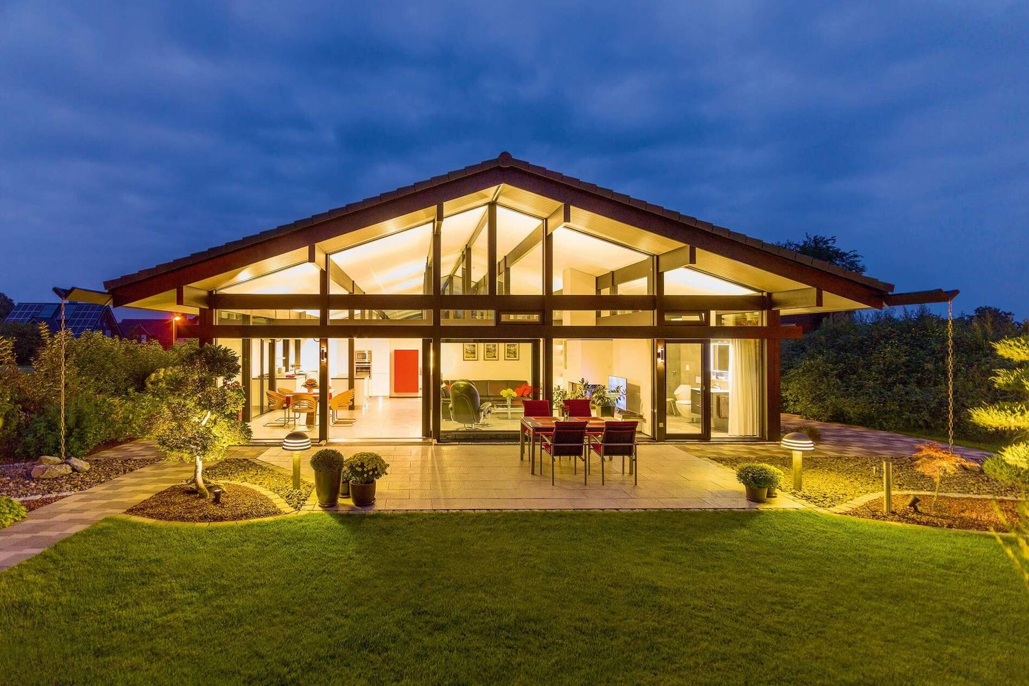 Ein stufenloses Bungalow-Wohnkonzept in einer eleganten Umgebung