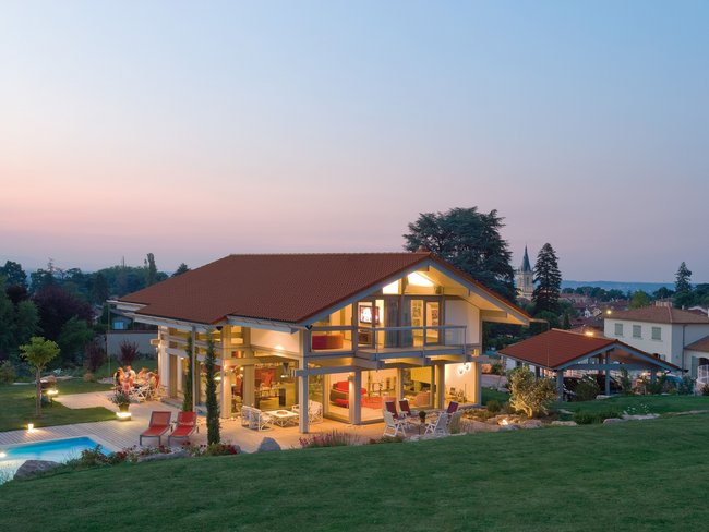 Fachwerkhaus mit Pool und Garten, einladendes Ferienhaus in Spanien