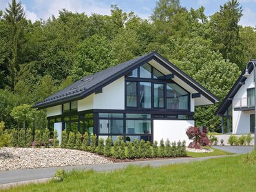 Gemütliches Familienhaus mit modernem Design und Garten